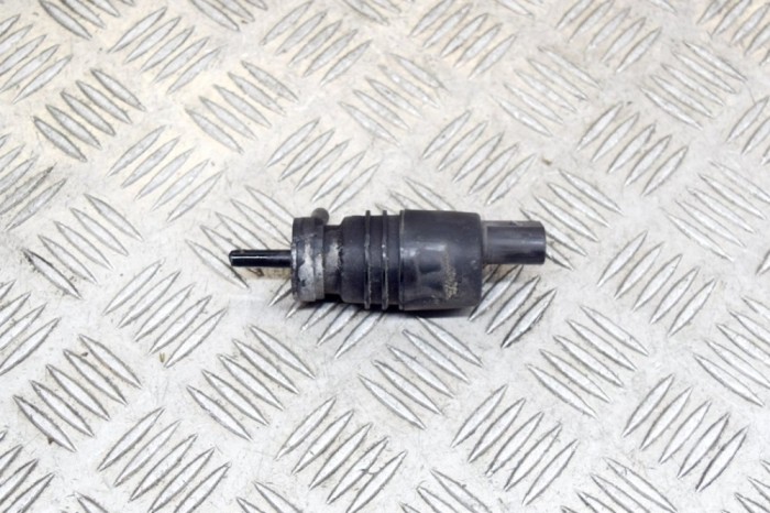 Motor rezervor lichid de parbriz AUDI A4 Cabrio 8H7, B6, 8HE, B7 2002 13937478