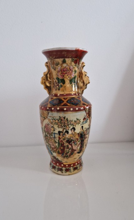 VAZA Portelan CHINEZEASCA 17 centimetri