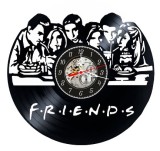 Ceas de perete decorativ realizat din disc de vinil, Model Serialul Friends, Siluete Personaje la Cafenea, Text F.R.I.E.N.D.S, Negru Premium, 30 cm