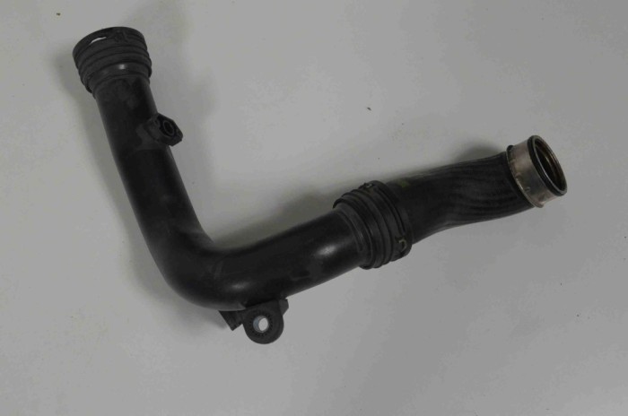 Furtun intercooler st&acirc;nga VW PASSAT B6 3C2 2007 OEM: 1K0145770D,1K0145838D