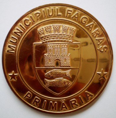 5.226 ROMANIA MEDALIE MUNICIPIUL FAGARAS PRIMARIA 720 ANI 1291 2011 foto