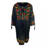 Cumpara ieftin Rochie traditionala neagra cu motiv floral multicolor - RTM61