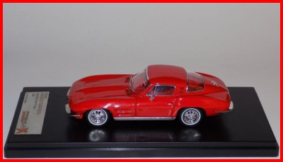 Macheta CHEVROLET CORVETTE C2 Sting Ray 1964 (scara 1/43) PREMIUM X foto
