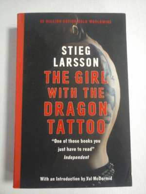 THE GIRL WITH THE DRAGON TATTOO (novel) - Stieg LARSSON foto
