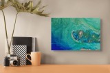 Tablou Canvas, "Insula verde &icirc;n ocean turcoaz", Apa, Turcoaz, Insulă, Valuri, Ocean, Natură, Litoral, Peisaj, Textură, Frumusețe., 39 x 26 cm, CMCLASS