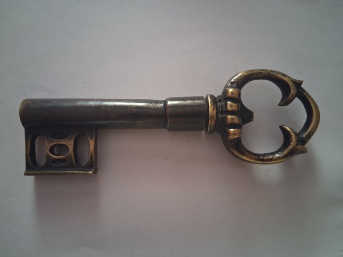 Tirbuson cheie vintage - modelul nr.14
