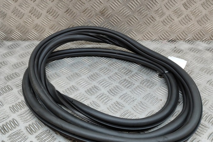 Garnitura ușă st&acirc;nga spate SEAT TARRACO KN2 2023 OEM: 5FJ867913 | 23099720
