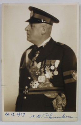 STUDIO JULIETTA , BUCURESTI , DL. N.D. CHIRCULESCU , FOST MINISTRU AL MUNCII , IN UNIFORMA FRONTULUI RENASTERII NATIONALE , CU DECORATII , DECEMBRIE , foto