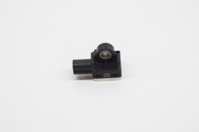 Senzor de impact dreapta față VOLVO S60 II 2013 OEM: 121124,31334336 11403226 foto