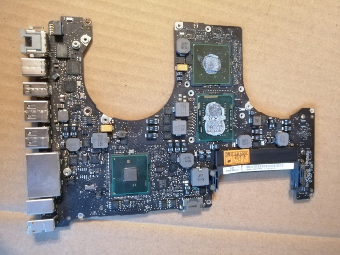 placa baza Apple Macbook Pro 15&quot; A1286 Mid 2010 820-2850-a DEFECTA !!!