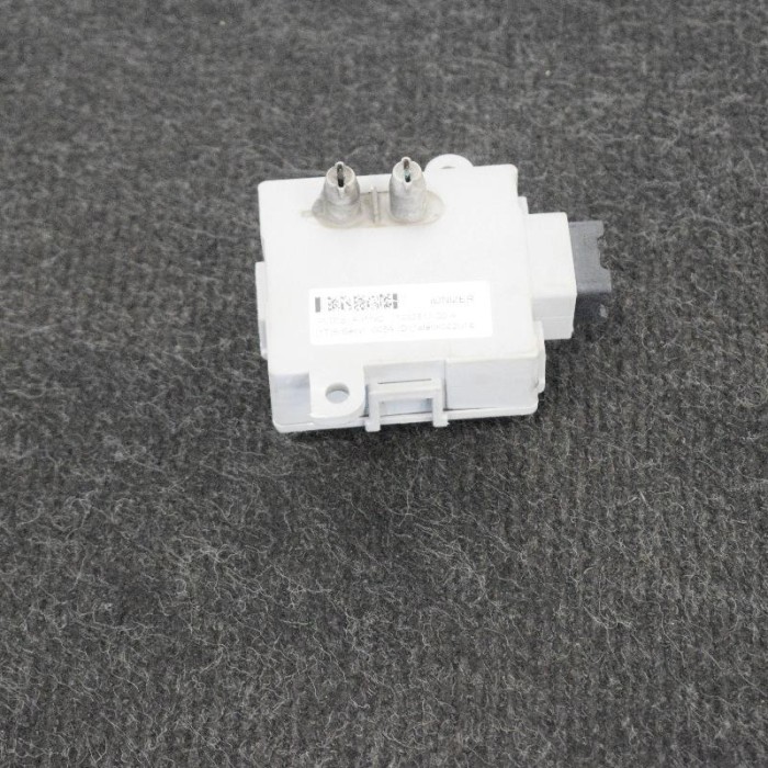 Alt modul de control TESLA MODEL S 2014 OEM: 1032817-00-A 10048918