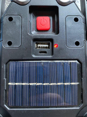 Triunghi reflectorizant LED cu incarcare solara si USB foto