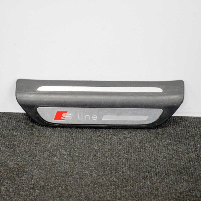 Ornament prag dreapta spate AUDI Q3 8U 2017 OEM: 8U0853376B8U0853376C 3718346