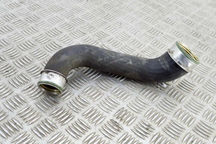 Furtun intercooler dreapta PORSCHE MACAN 95B 2016 OEM: 95B145834,95B.145.834 18134077