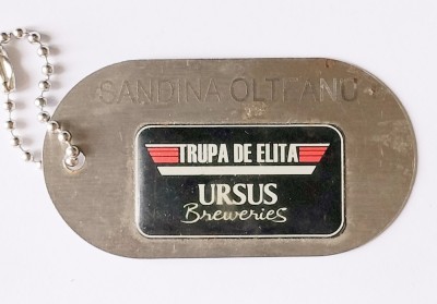 PLACUTA DE INDENTIFICARE NOMINALIZATA TRUPA DE ELITA BREWERIES 65 /35 MM DOG TAG ( CITITI DESCRIEREA ) foto