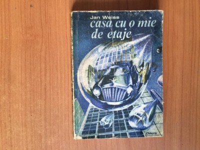 e1 Casa cu o mie de etaje - Jan Weiss foto