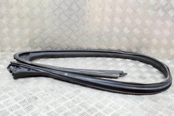 Garnitura ușă dreapta față JAGUAR XK Coupe X150 2013 OEM: 2L040614NRCS9 | 14688843