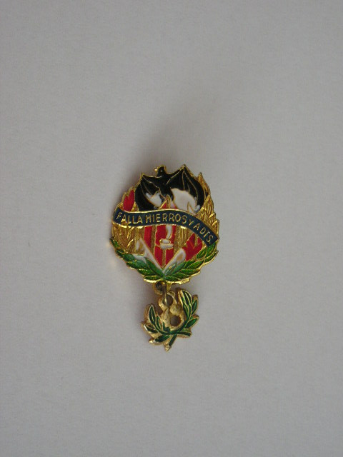 QW9 N 40 - insigna - militar - pompieri - pentru eroii pompieri