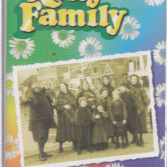 AMS - CASETA AUDIO KELLY FAMILY - THE EARLY YEARS, ORIGINALA