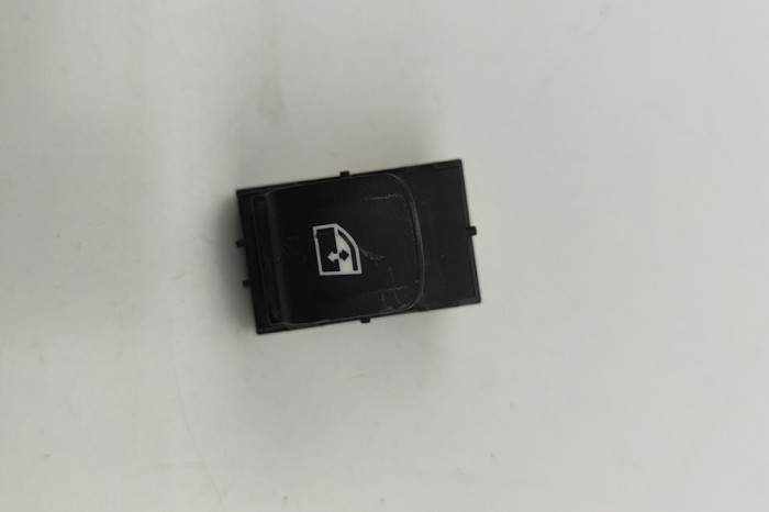 Buton geam ușă dreapta spate BMW X5 G05 2022 OEM: 9327031 31263887