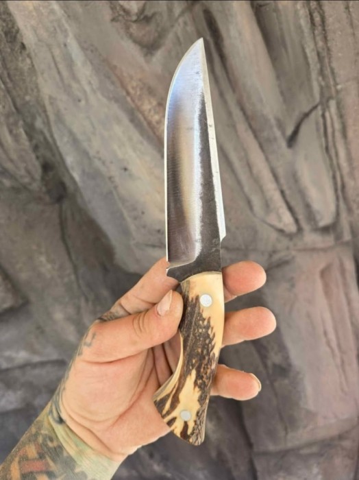 Cutit de v&acirc;nătoare