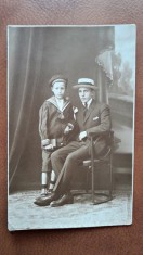 Fotografie tip Carte postala, Barbat cu baietel imbracat marinar, 1924