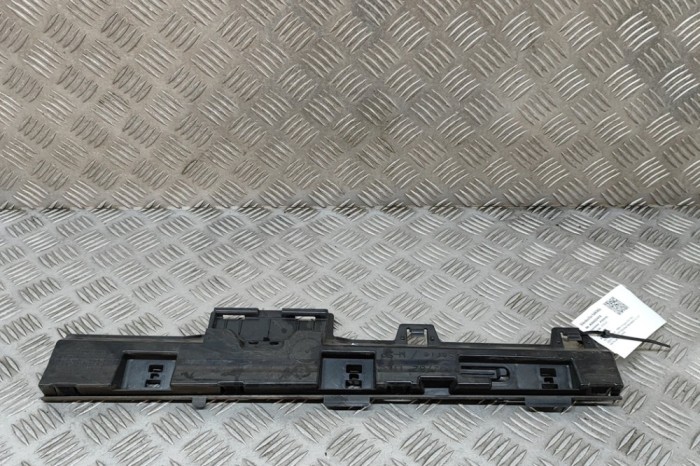 Suport prag lateral BMW 4 Coupe F32, F82 2015 OEM: 7285791 30422418