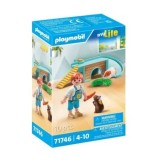 Cumpara ieftin Set figurine Playmobil - Casuta porcusorilor de guineea