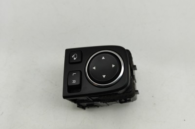Comutator de reglare oglinda KIA CEE\&amp;#039;D Hatchback CD 2023 OEM: 93530-J7000 | 31976247 foto