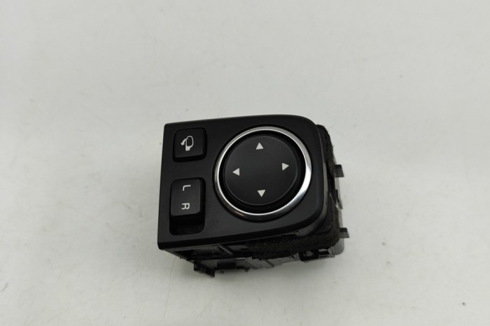 Comutator de reglare oglinda KIA CEE\&#039;D Hatchback CD 2023 OEM: 93530-J7000 | 31976247