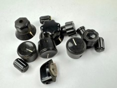 Lot de 12 butoane pentru radiouri cu tuburi,anii '20-'30 secolul trecut!