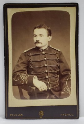 FOTO POULLAN , HYERES , TANAR IN UNIFORMA , IN STUDIO , FOTOGRAFIE TIP CABINET , SFARSITUL SEC. XIX foto