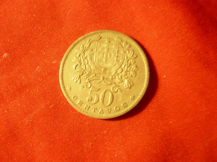 Moneda 50 centavos 1928 Portugalia , metal alb , cal. F.Buna