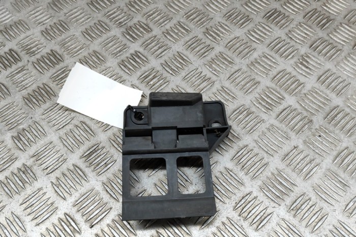 Suport bara de protecție dreapta față MERCEDES-BENZ SPRINTER 3,5-t Furgon 906 2012 OEM: A9068850263 | 22312914