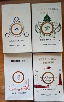 STAPANUL INELELOR: INTOARCEREA REGELUI+CELE DOUA TURNURI+FRATIA INELELOR+HOBBITUL - J. R. R. TOLKIEN foto