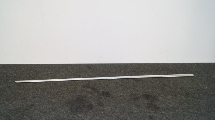 Bandou ușă st&acirc;nga față VW PASSAT Variant B6 3C5 2006 OEM: 3C0853515A 2396701