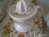 Storcator citrice Clatronic, 25W, vas de 700 ml.