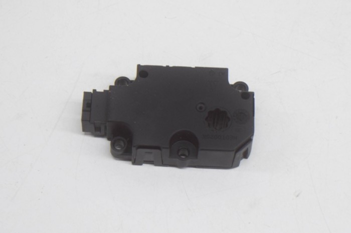 Motoras clapetă aeroterma AUDI Q7 4M 2017 OEM: ZBAT0084D02,ET416002 12233614