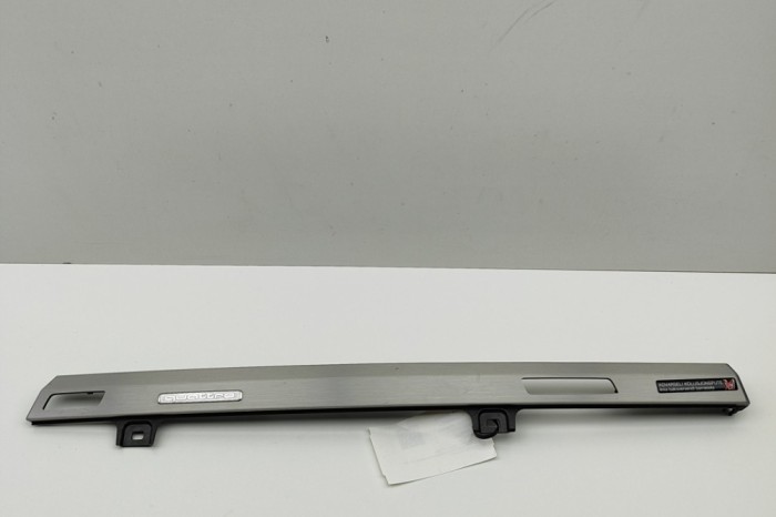 nerasta AUDI Q7 4M 2017 OEM: 4M1853242 30342813