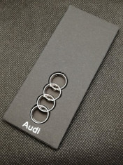 Breloc Auto Audi logo 2 fete accesorii cheie masina cadou pentru detinatori foto