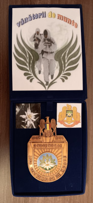 D14 6 - Placheta - tematica militara - Vanatori de munte - aniversara - 1991 foto
