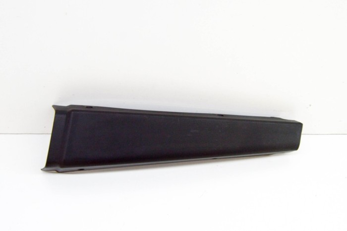 Ornament vertical ușă dreapta față SEAT LEON 1P1 2009 OEM: 1P0853290B 18154946
