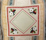 Mileu/ Centru de masa din bumbac cu broderie manuala in cruciulite- Motive CRACIUN