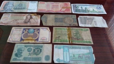 10 bancnote rupte, uzate, cu defecte (cele din imagine) #7 foto