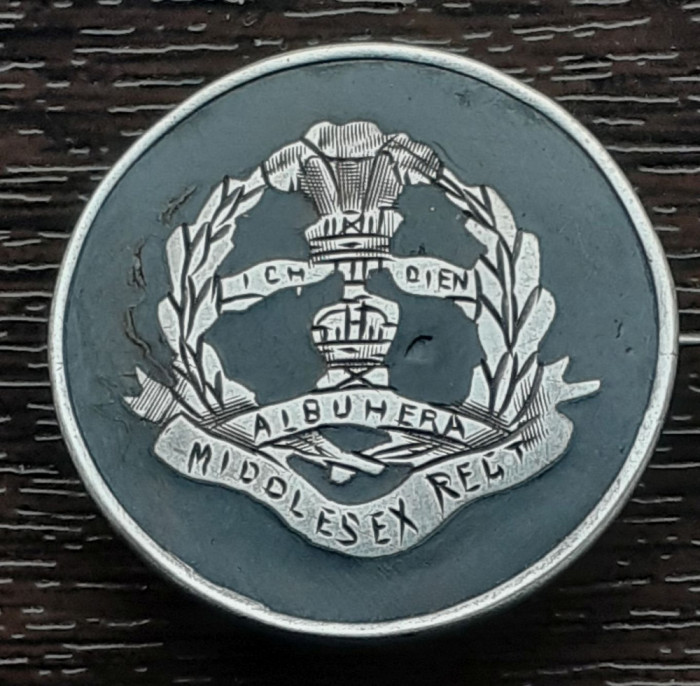 (11) Insigna din argint Anglia - Militara - Ich Dien Albuhera Middlesex Rect