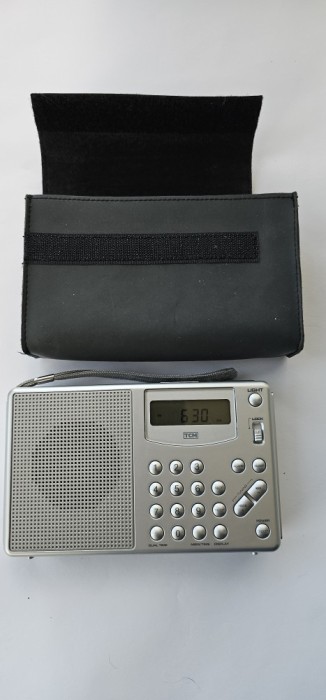 Radio TCM Silver cu 4 benzi FM, MW, SW, LW, model 214229 , FUNCTIONEAZA .