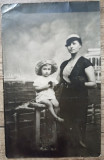 Mama si copilul, suvenir de la Mosi// foto tip CP, perioada interbelica, Romania 1900 - 1950, Portrete