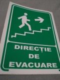 Cumpara ieftin AUTOCOLANT DIRECTIE DE EVACUARE