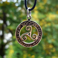 Pandantiv celtic din argint Triskelion foto