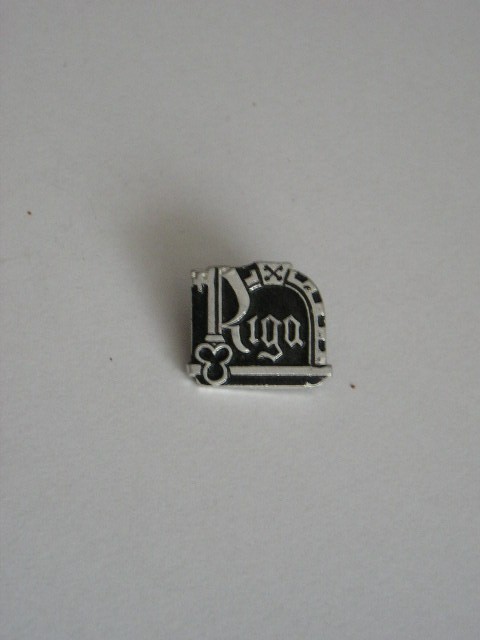 QW9 N3 75 - insigna - orase - capitale - Riga